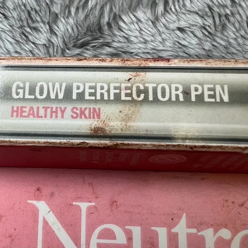 Neutrogena Glow Perfector Pen‎ Deep 0.1 Oz Tan Radiant Makeup Hydrating Flawless